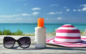 حمام آفتاب در استخر روباز